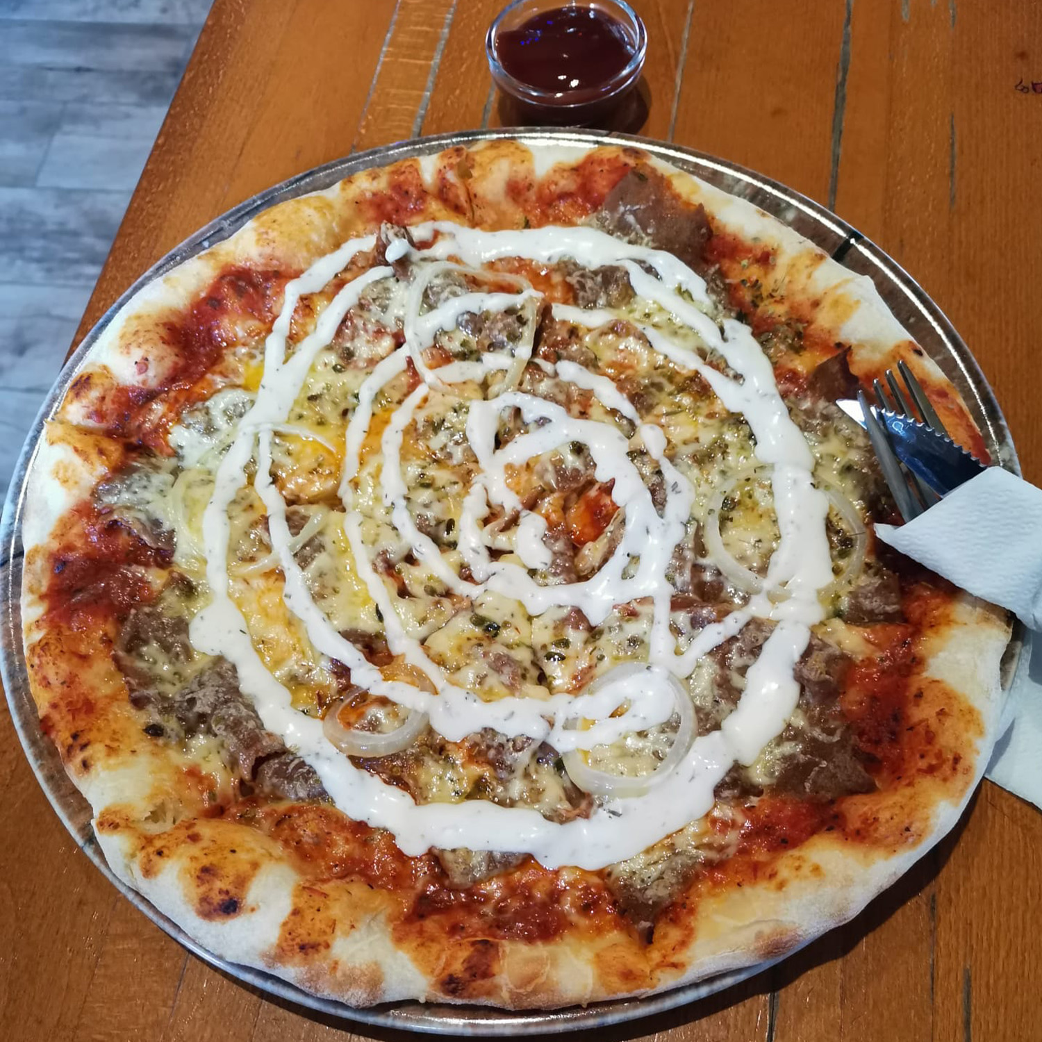 Kebab pizza